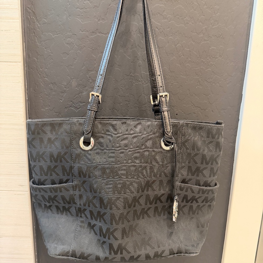 Michael Kors Jet Set Travel Tote – Black MK Logo